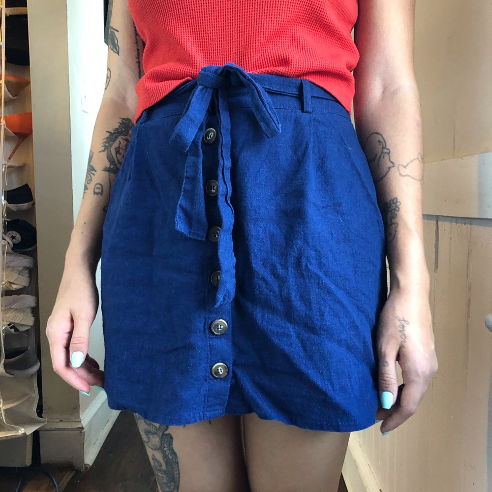 fun lil button-up mini skirt (≧∀≦)